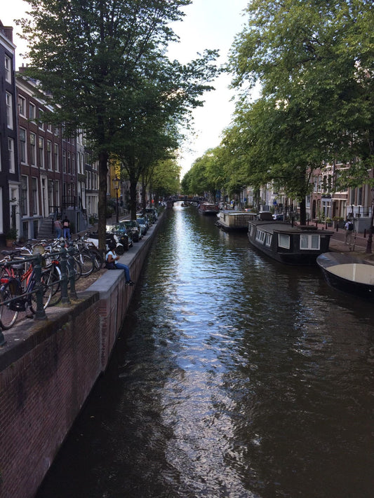 Picture of the canal in Amsterdam in holland.
