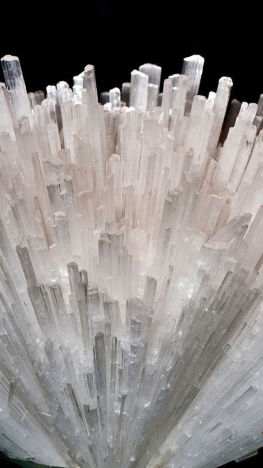 Scolecite phone wallpaper