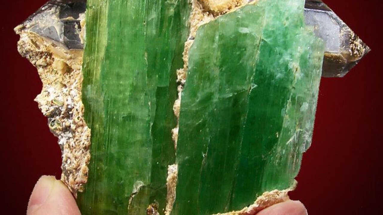 Hiddenite thumbnail